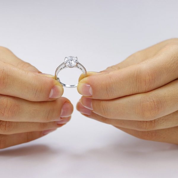 Inel de logodna argint Solitar cu cristale laterale TRSR008, Corelle